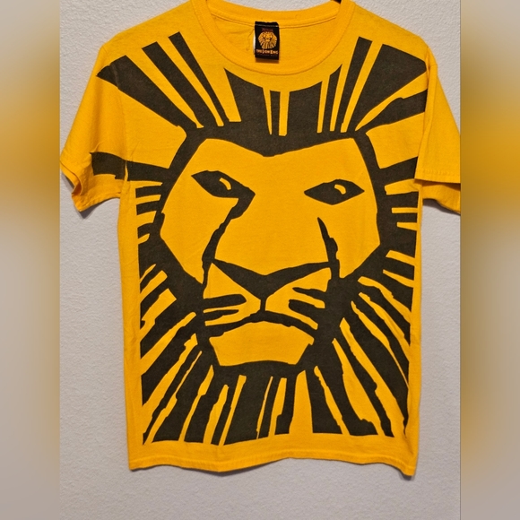 Shirts | Disneys Lion King Simba Tshirt | Poshmark
